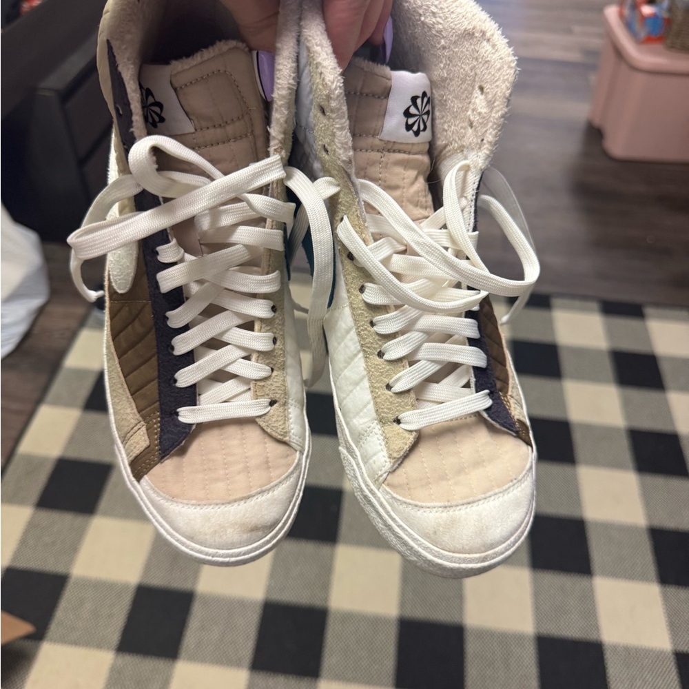 Nike High-Top Sneakers - Picture 2 of 5